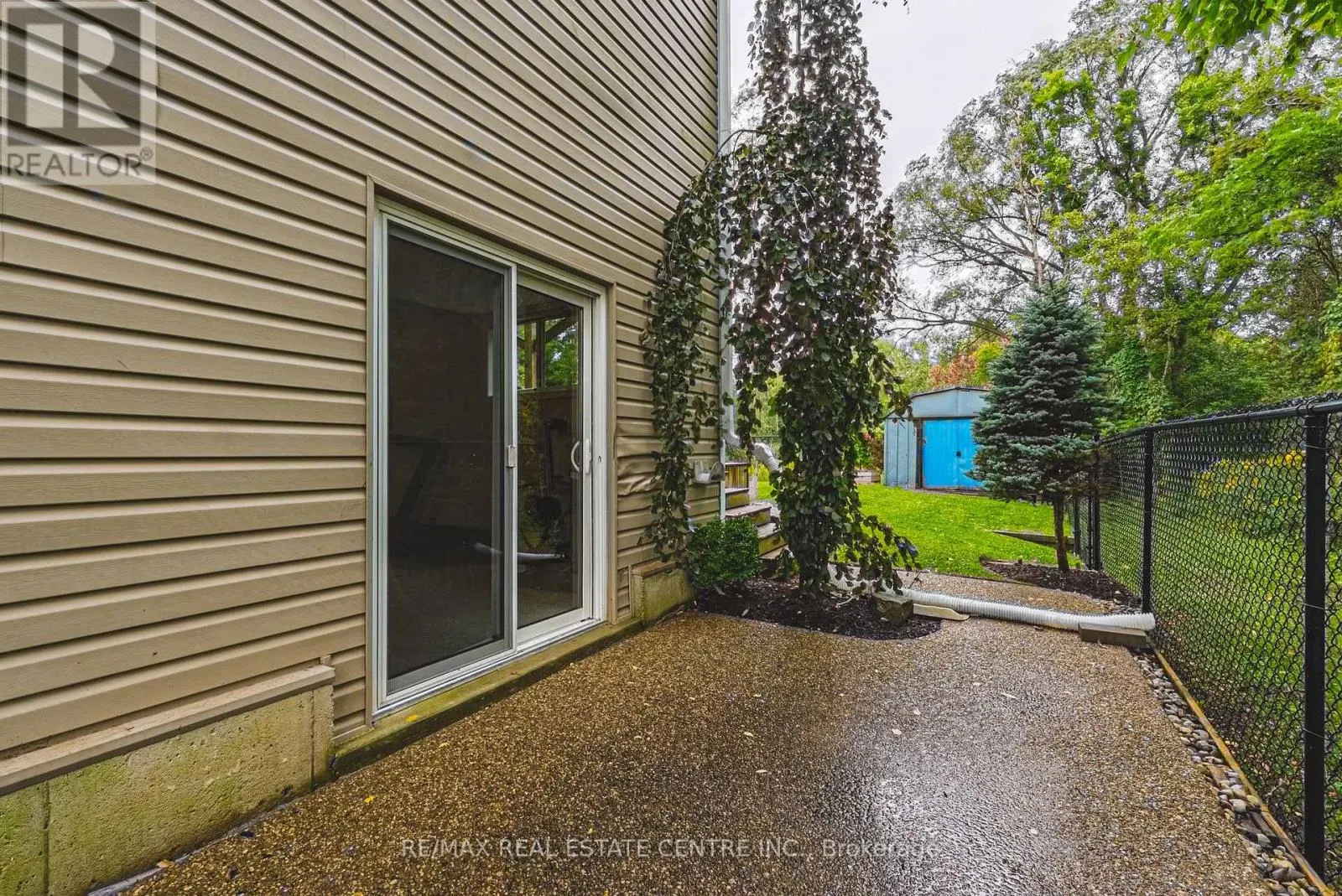 8 LAKE ROAD