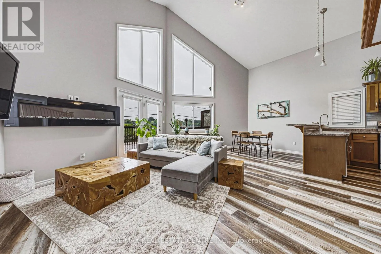 8 LAKE ROAD