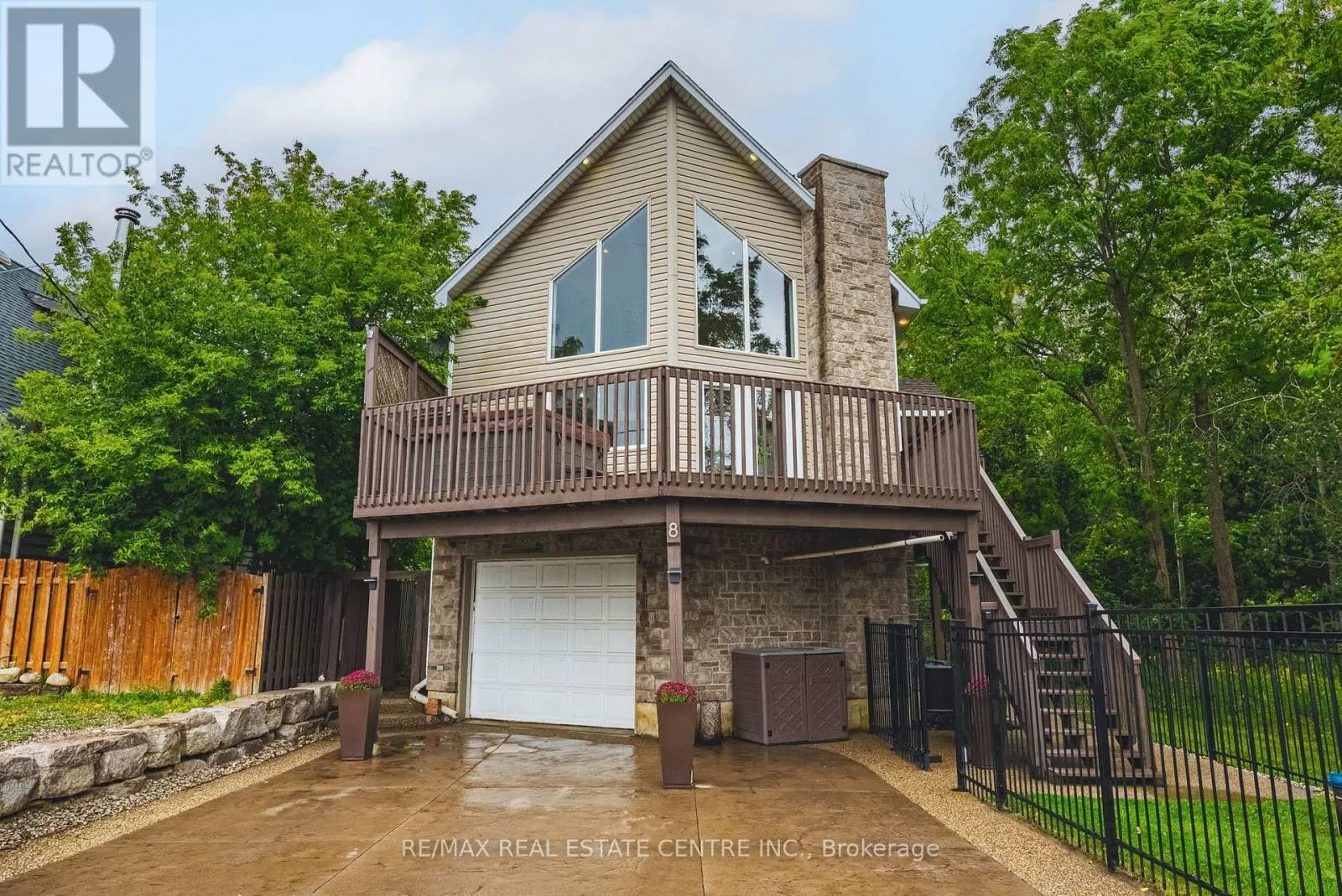 8 LAKE ROAD