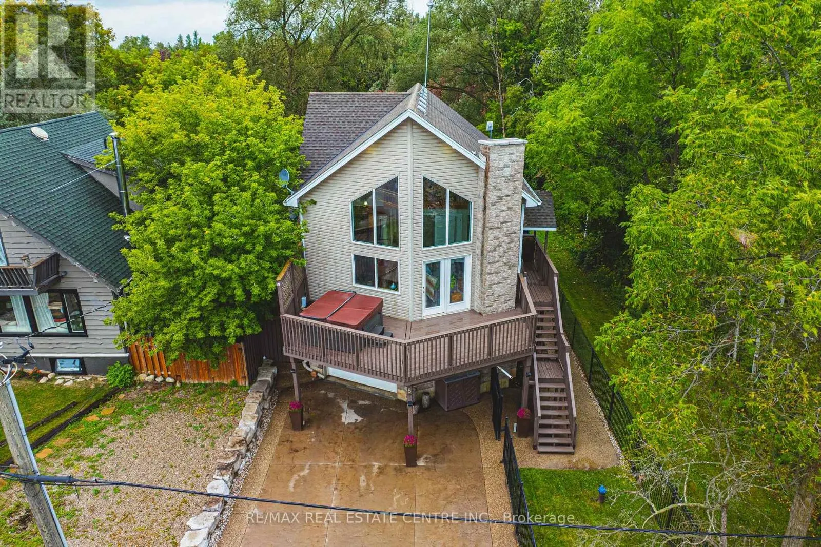 8 LAKE ROAD
