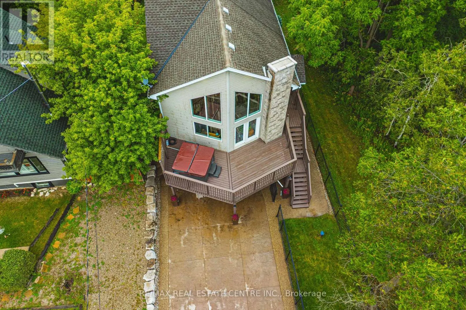 8 LAKE ROAD