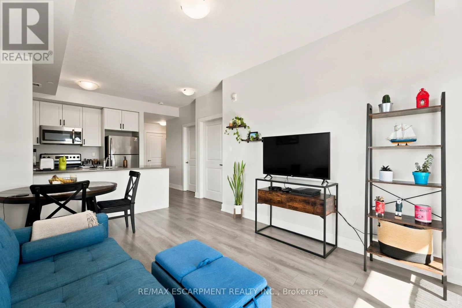 411 - 125 SHOREVIEW PLACE