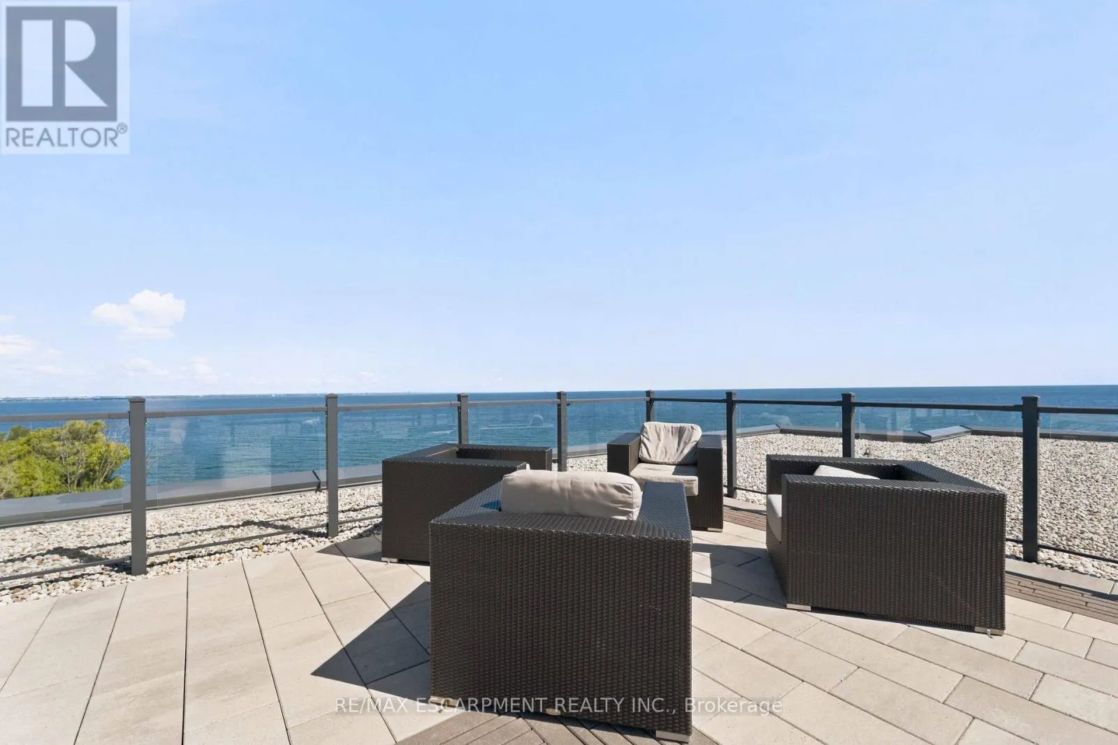 411 - 125 SHOREVIEW PLACE
