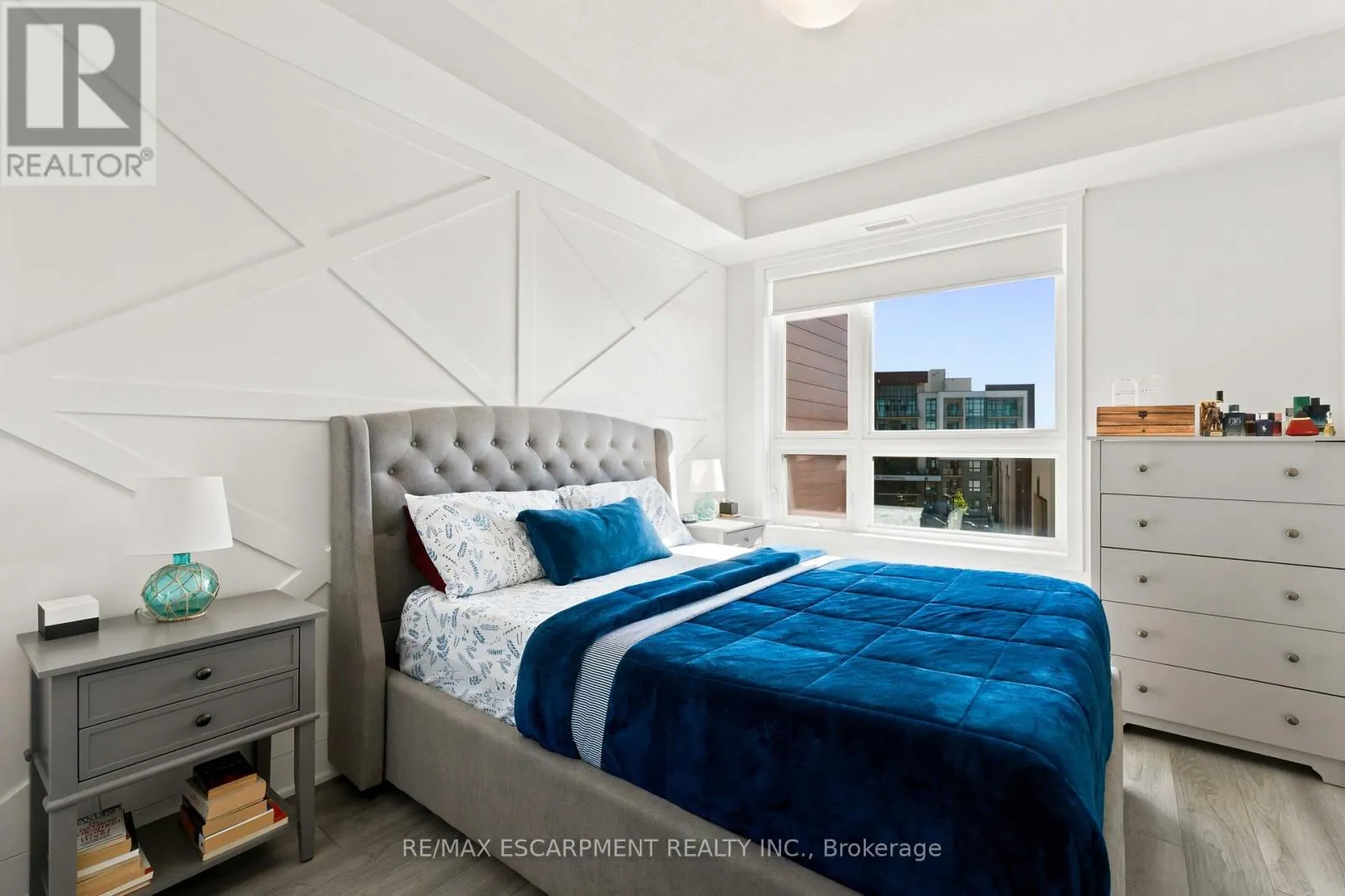 411 - 125 SHOREVIEW PLACE