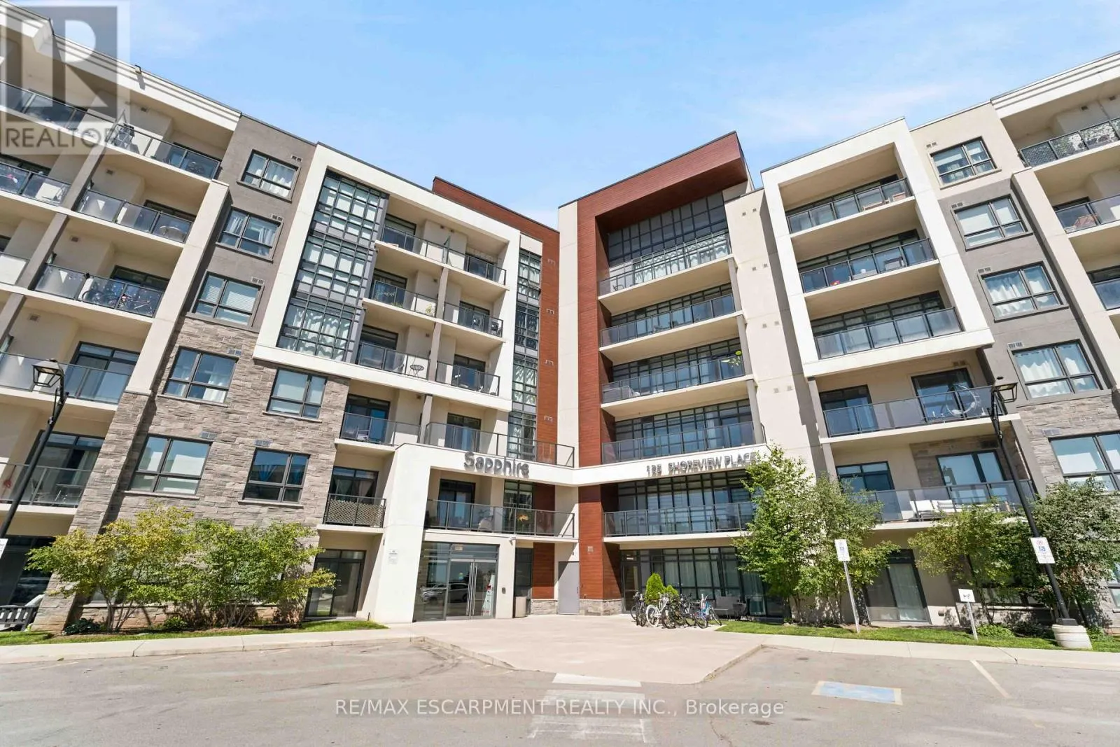 411 - 125 SHOREVIEW PLACE