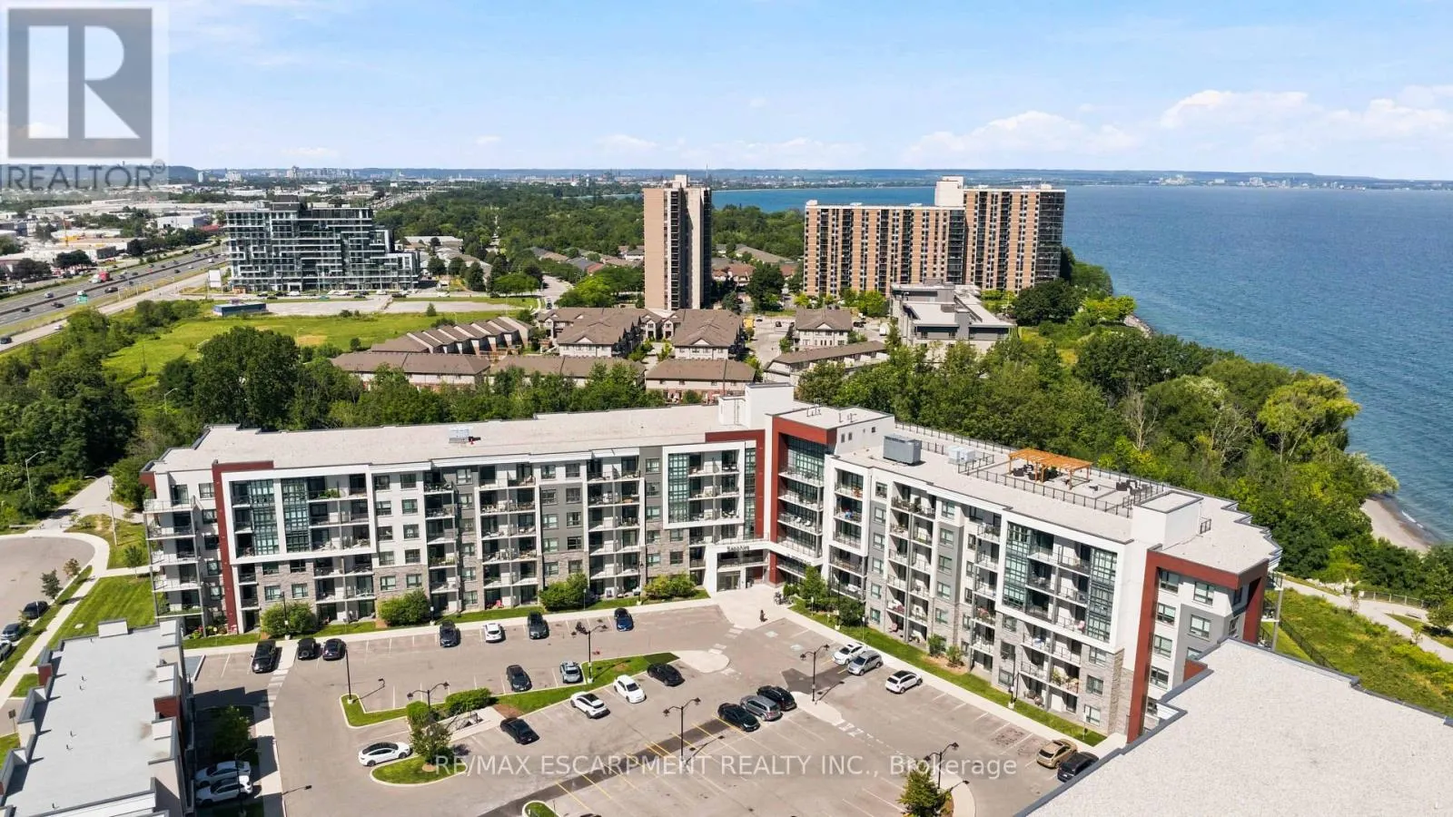 411 - 125 SHOREVIEW PLACE