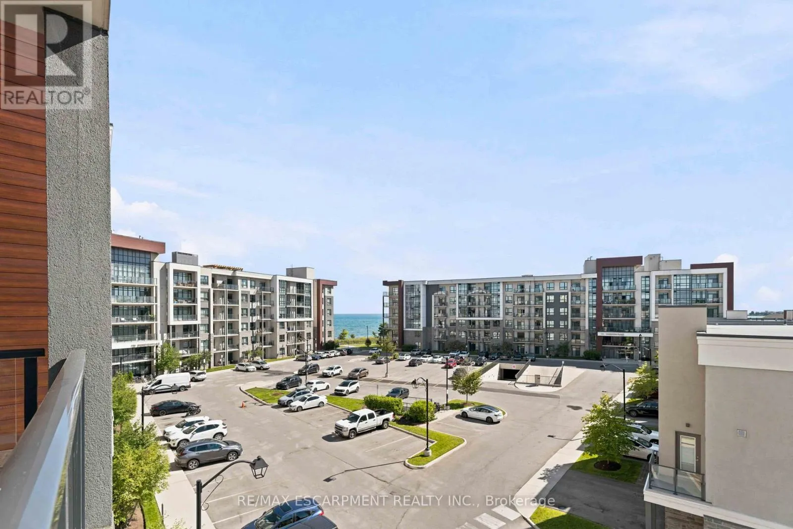 411 - 125 SHOREVIEW PLACE