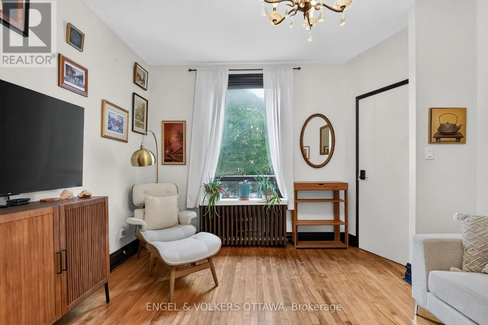 128 SECOND AVENUE
