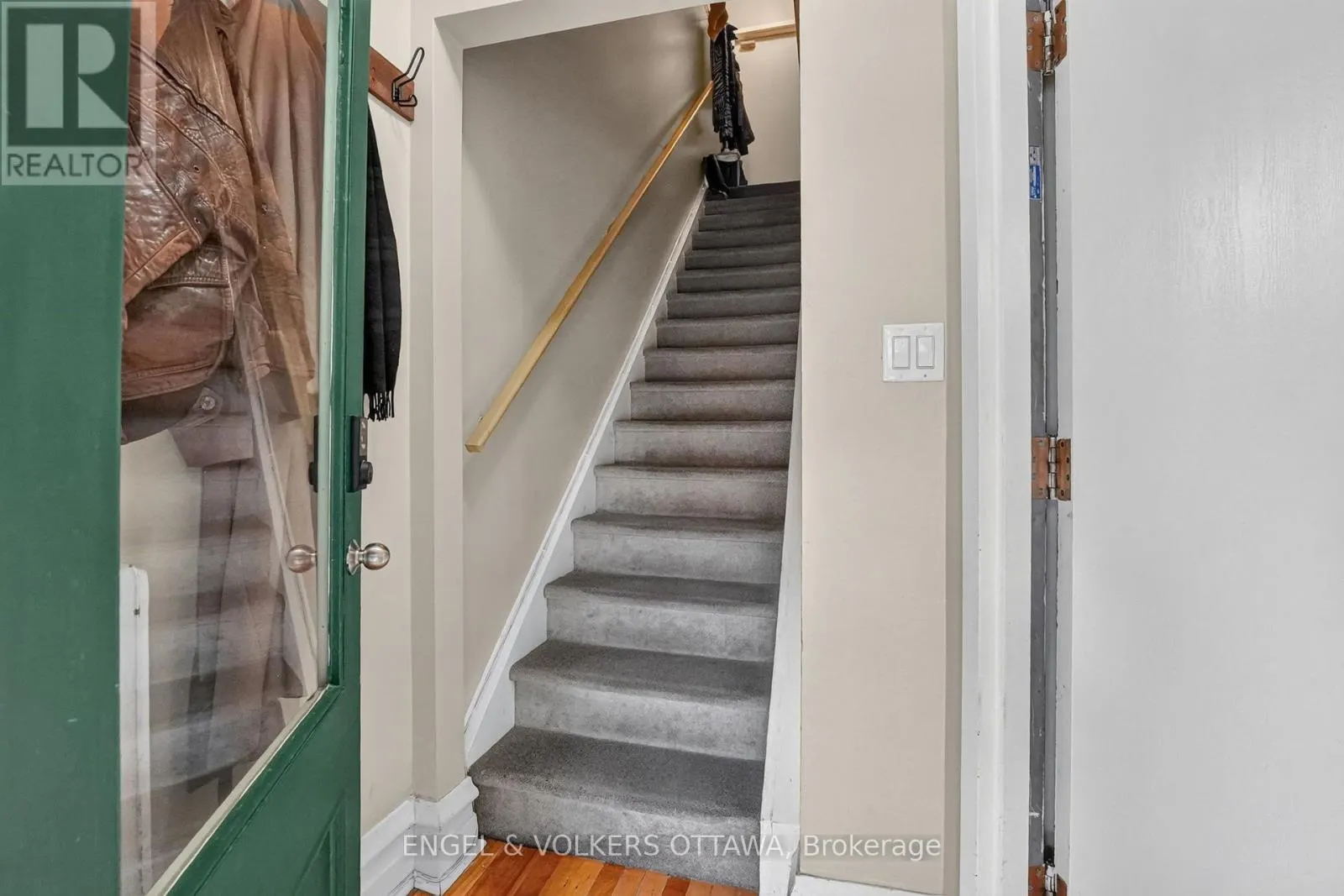 128 SECOND AVENUE