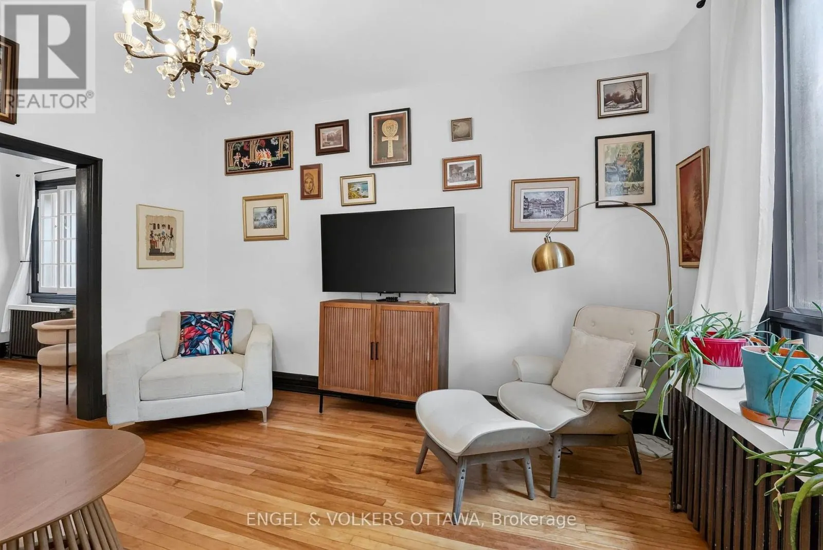 128 SECOND AVENUE
