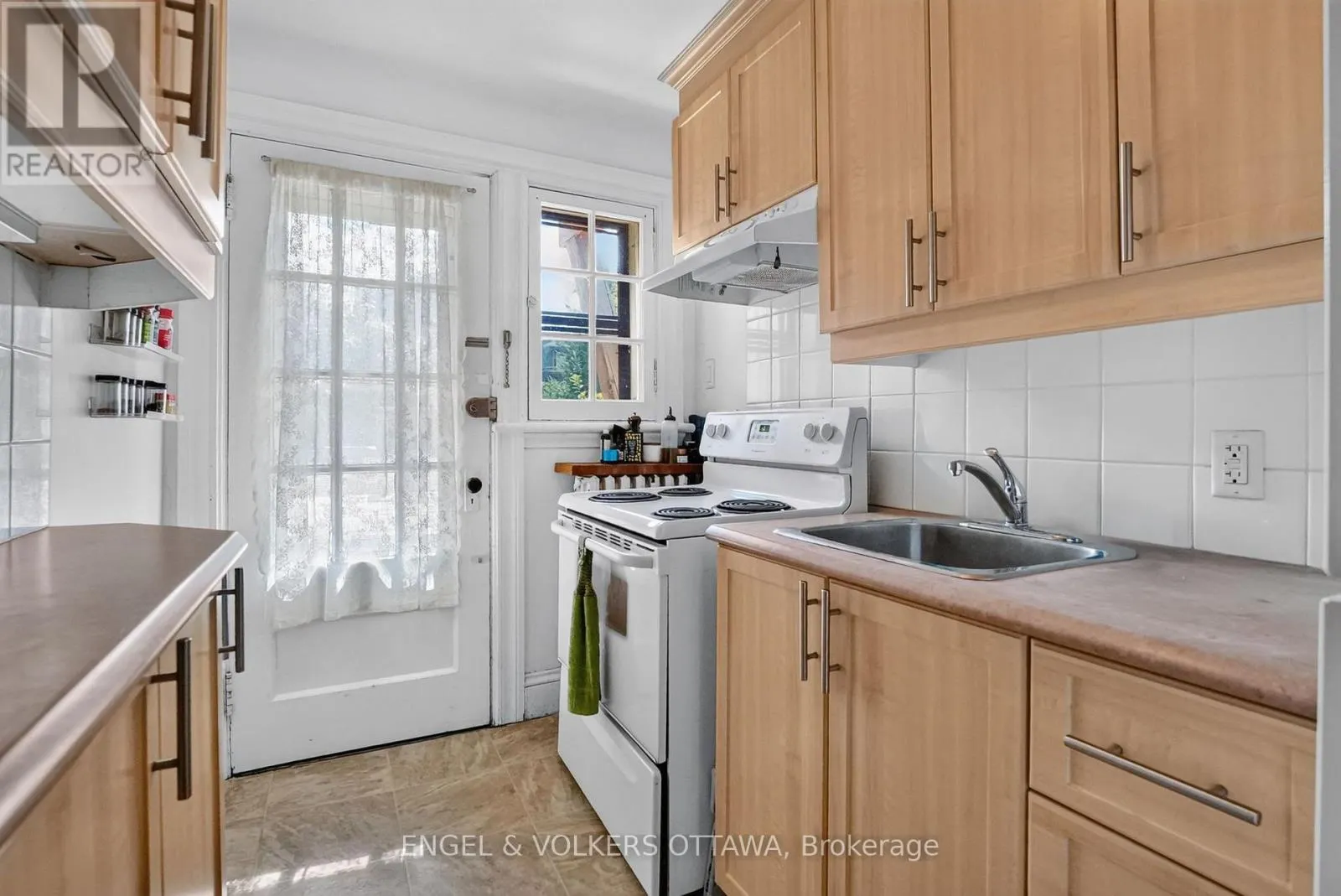 128 SECOND AVENUE