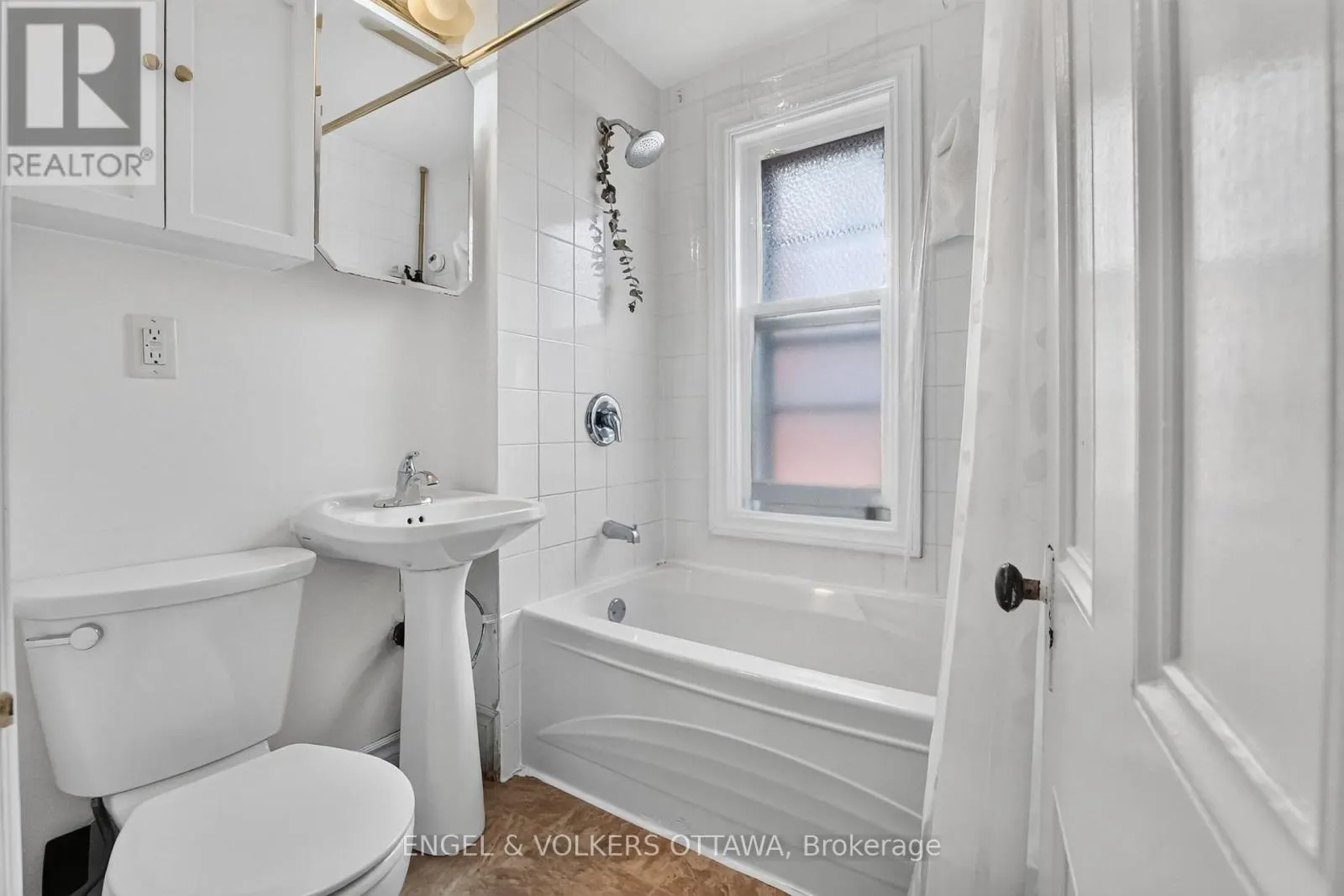 128 SECOND AVENUE