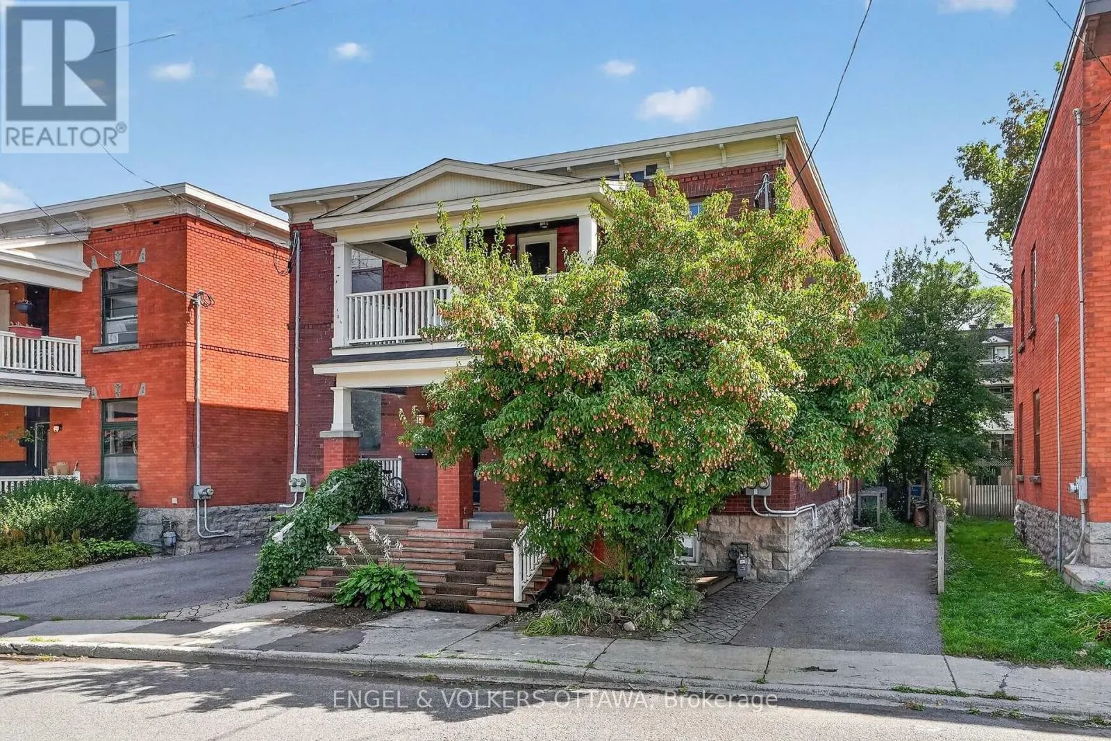128 SECOND AVENUE