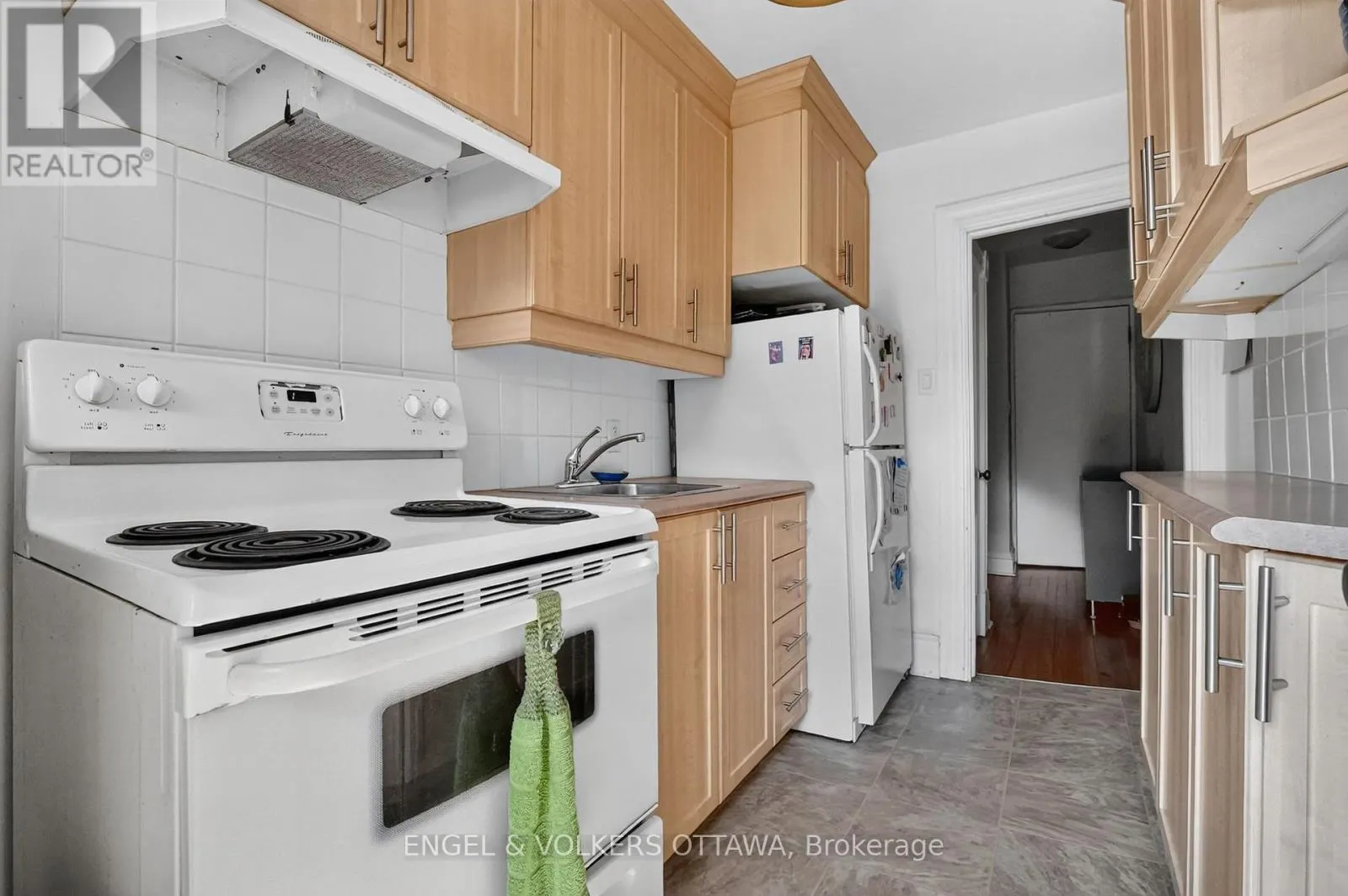 128 SECOND AVENUE