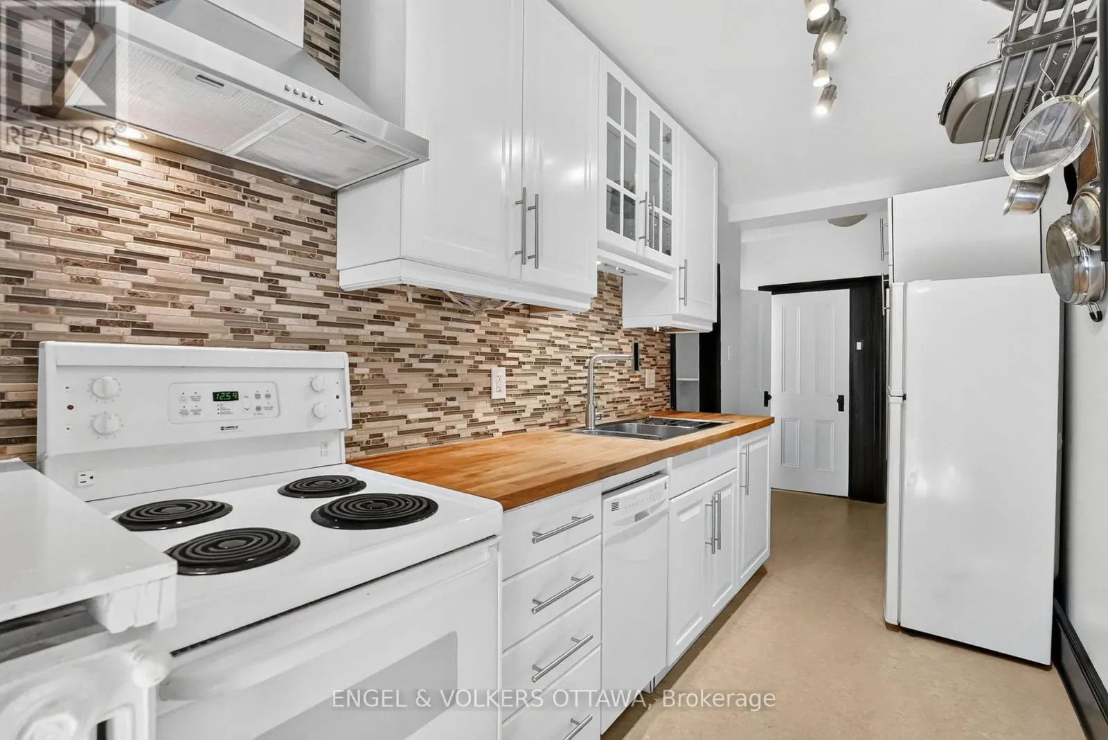 128 SECOND AVENUE