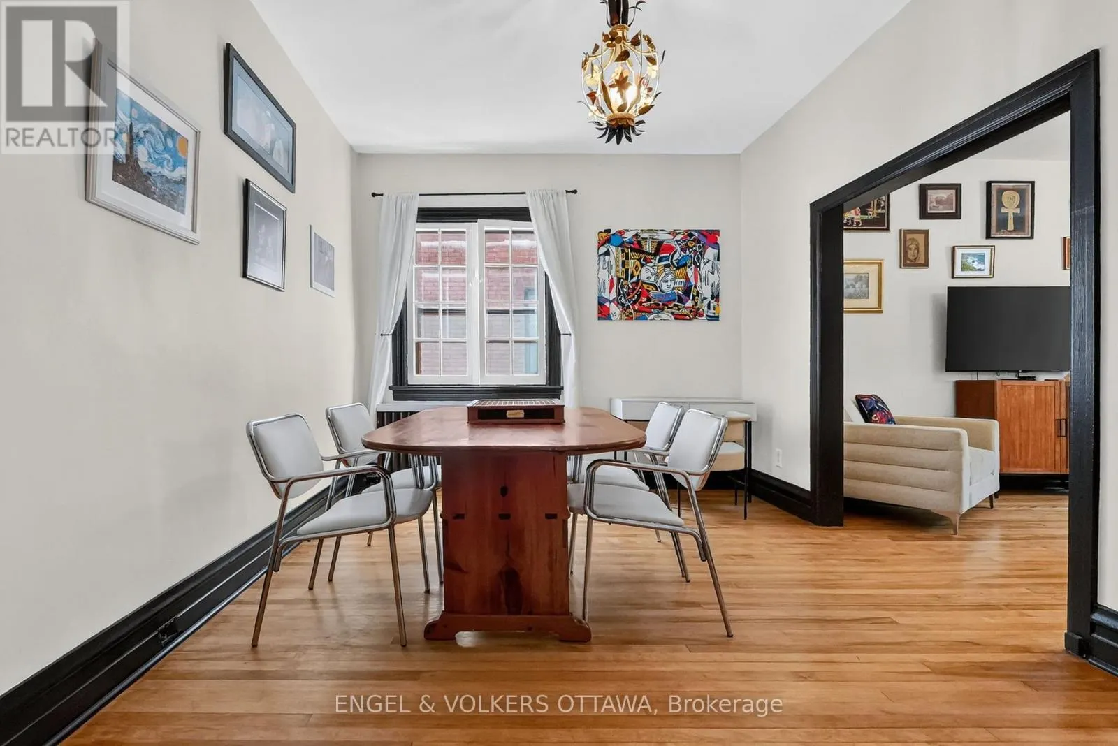 128 SECOND AVENUE