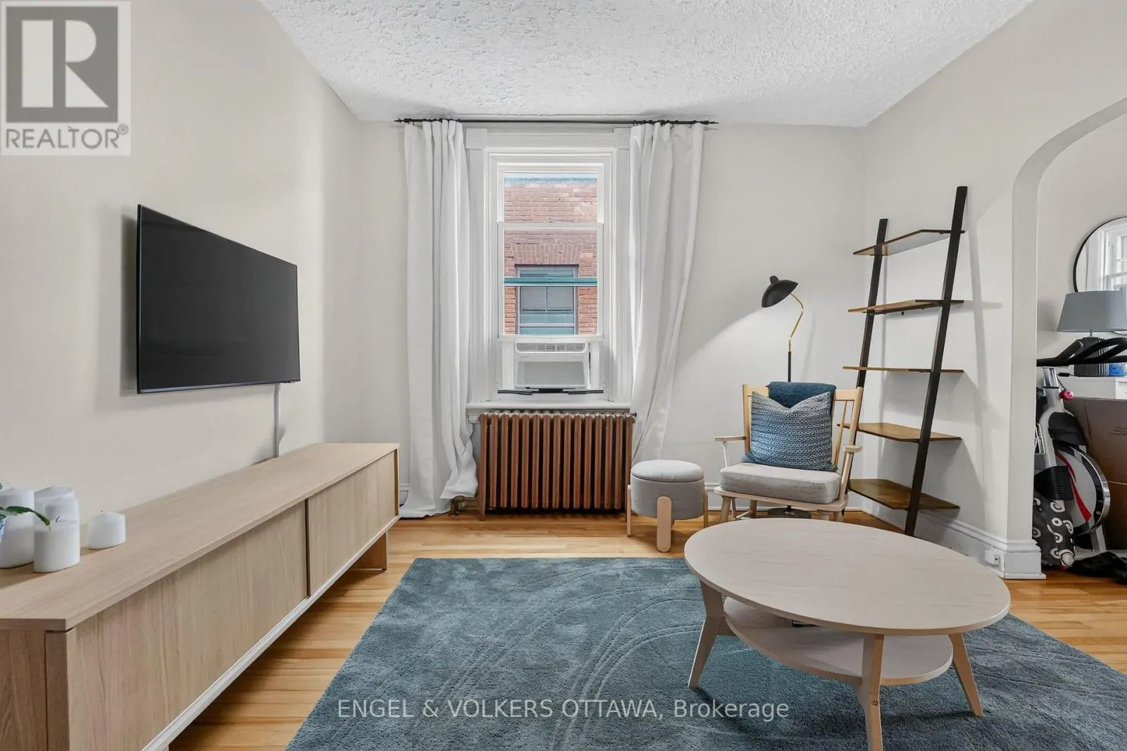 128 SECOND AVENUE