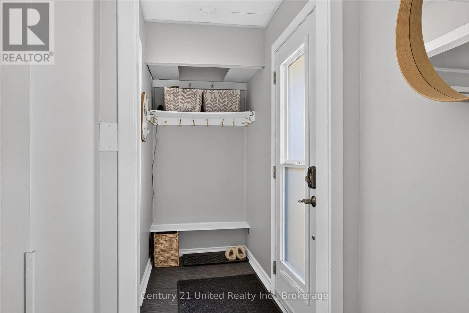 679 HAWLEY STREET