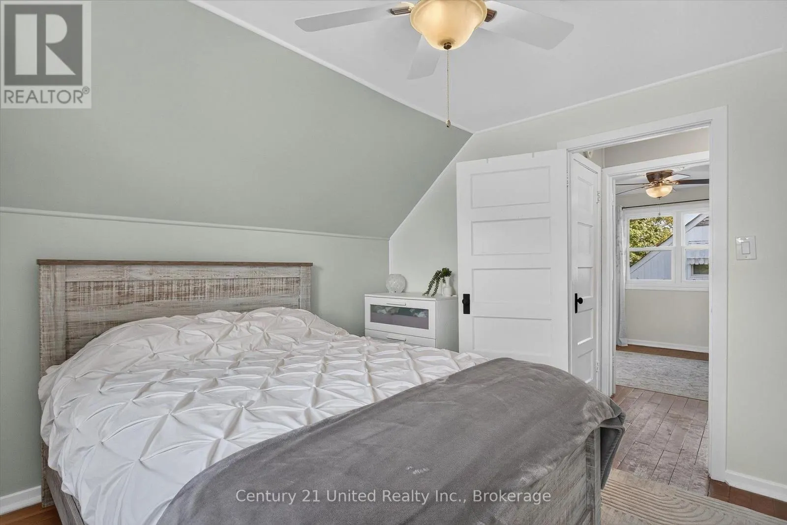 679 HAWLEY STREET