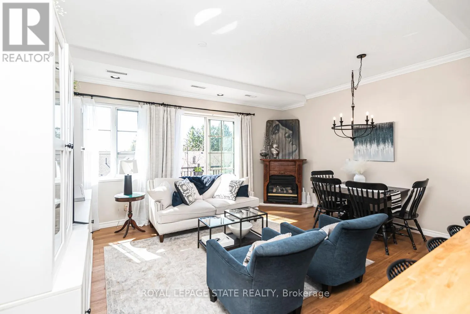 311 - 262 DUNDAS STREET E