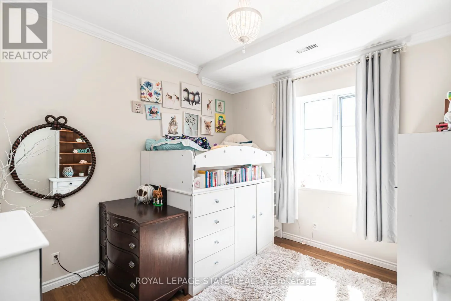 311 - 262 DUNDAS STREET E