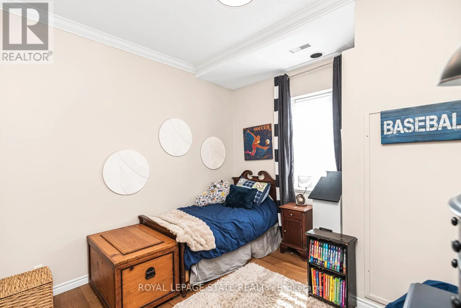311 - 262 DUNDAS STREET E