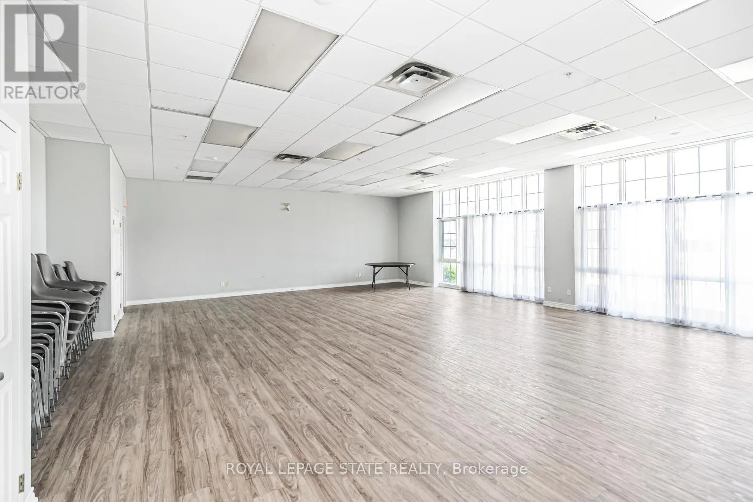 311 - 262 DUNDAS STREET E