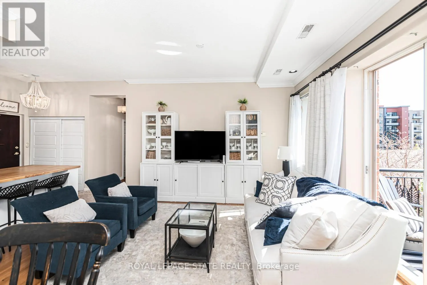 311 - 262 DUNDAS STREET E