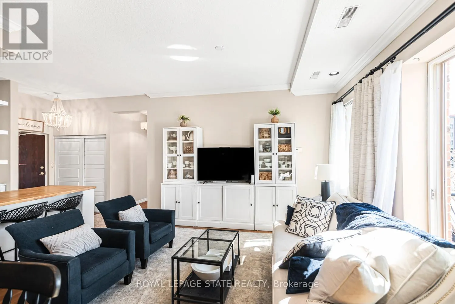 311 - 262 DUNDAS STREET E