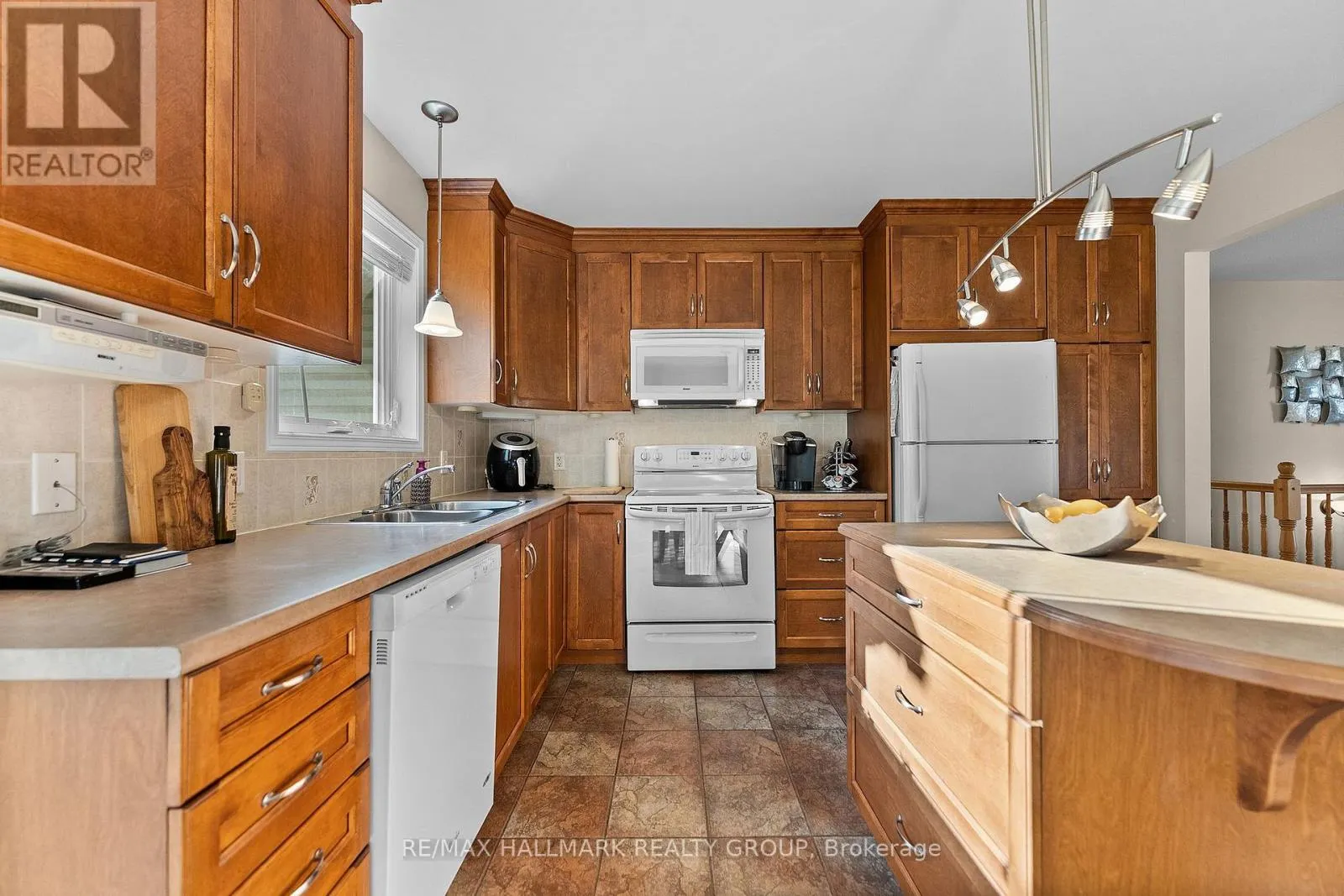95 LLOYDALEX CRESCENT