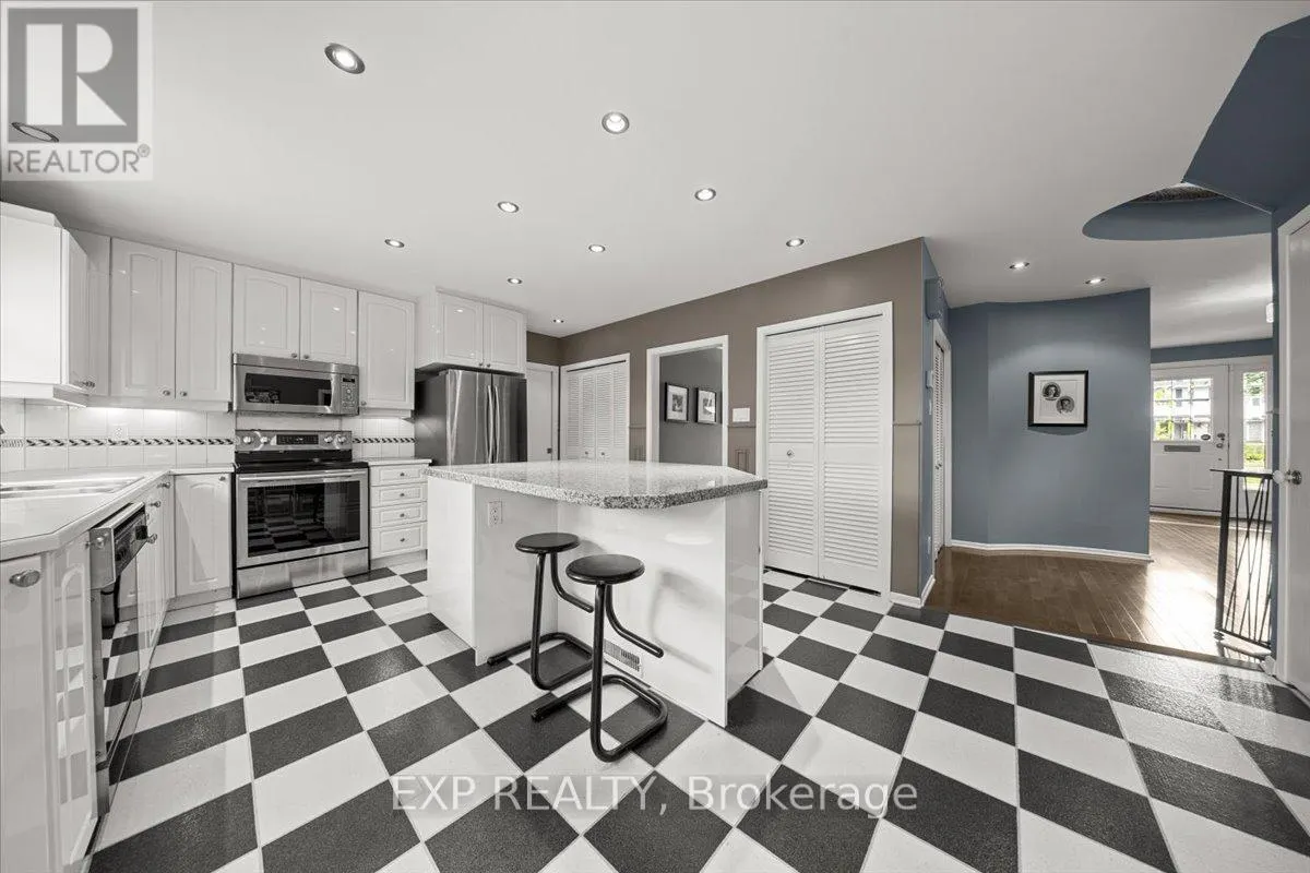 899 DRESDEN CRESCENT