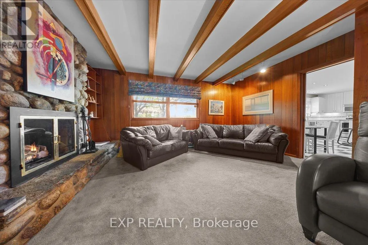 899 DRESDEN CRESCENT