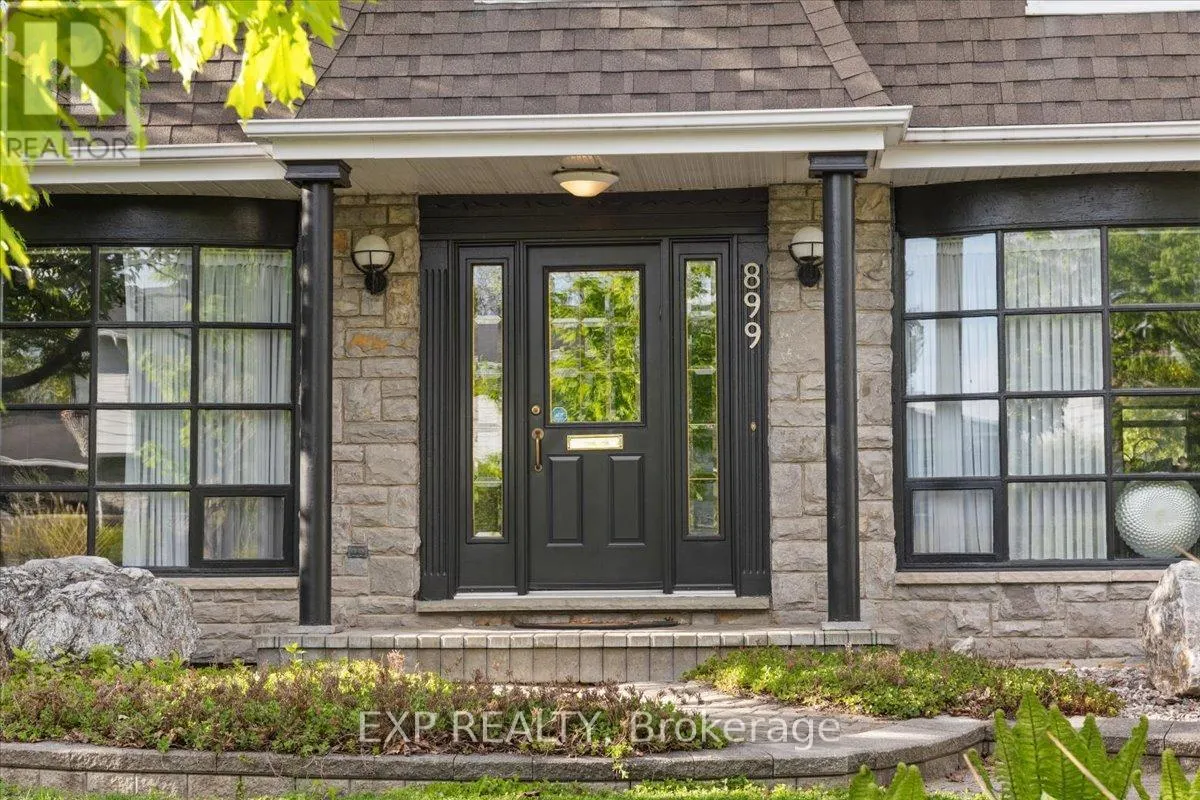 899 DRESDEN CRESCENT