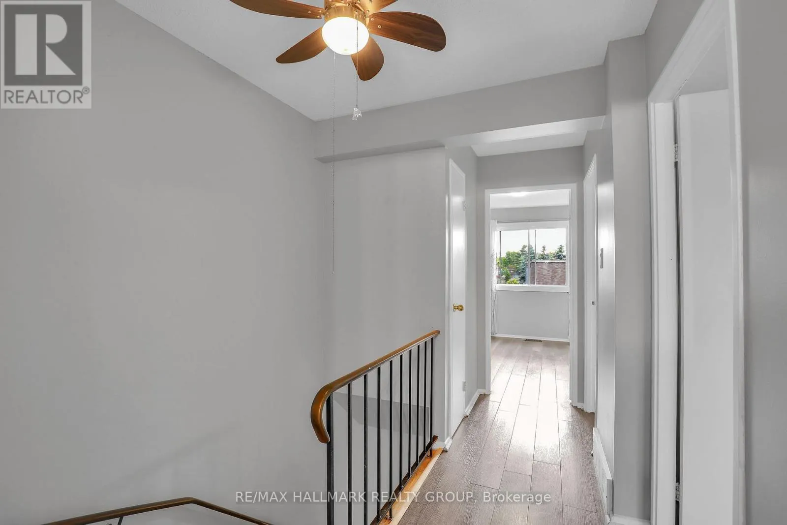 2912 FAIRLEA CRESCENT