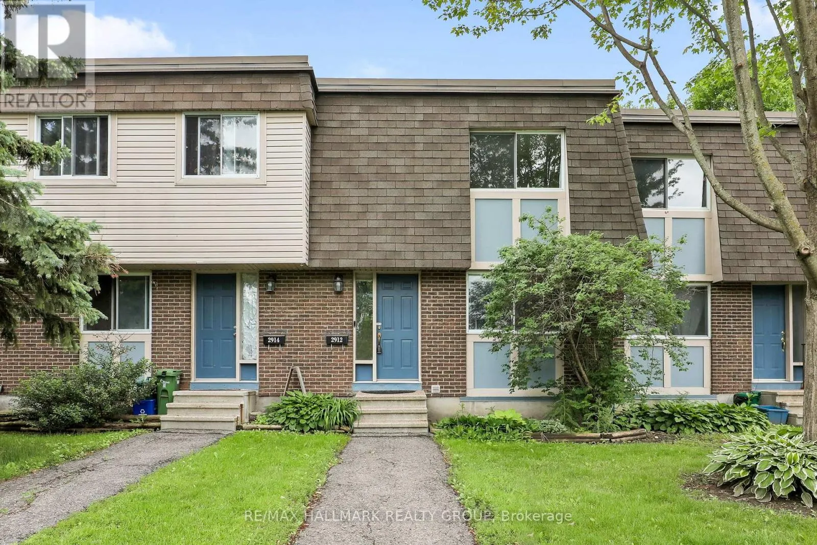 2912 FAIRLEA CRESCENT