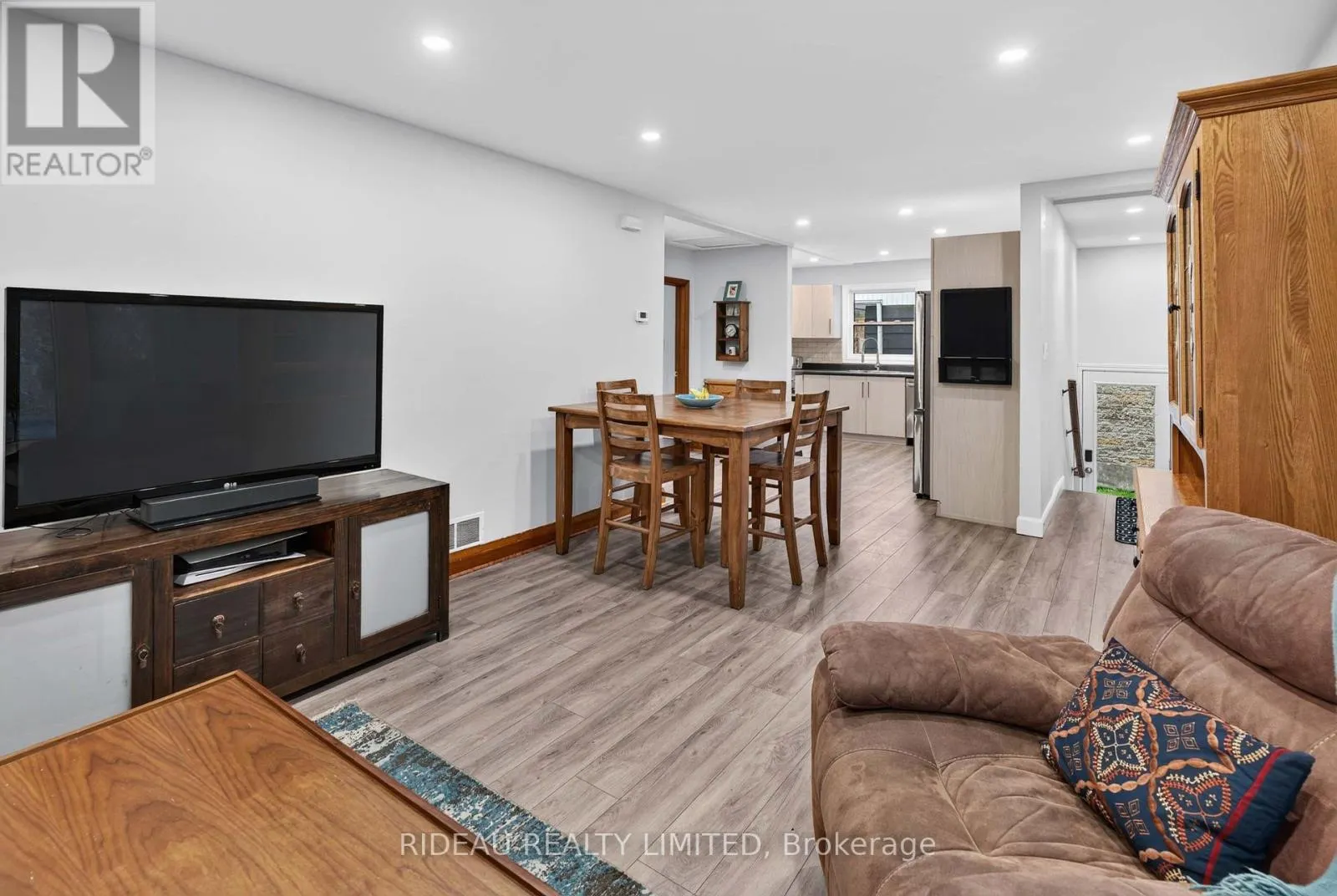 4 OTTER DRIVE