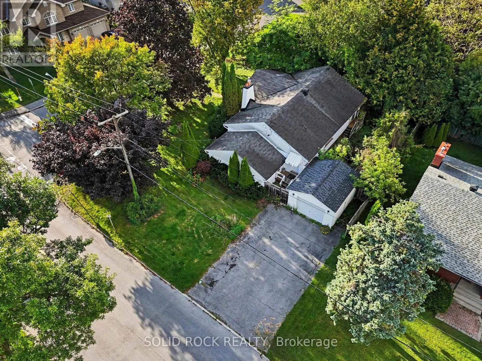 889 MOUNTAINVIEW AVENUE
