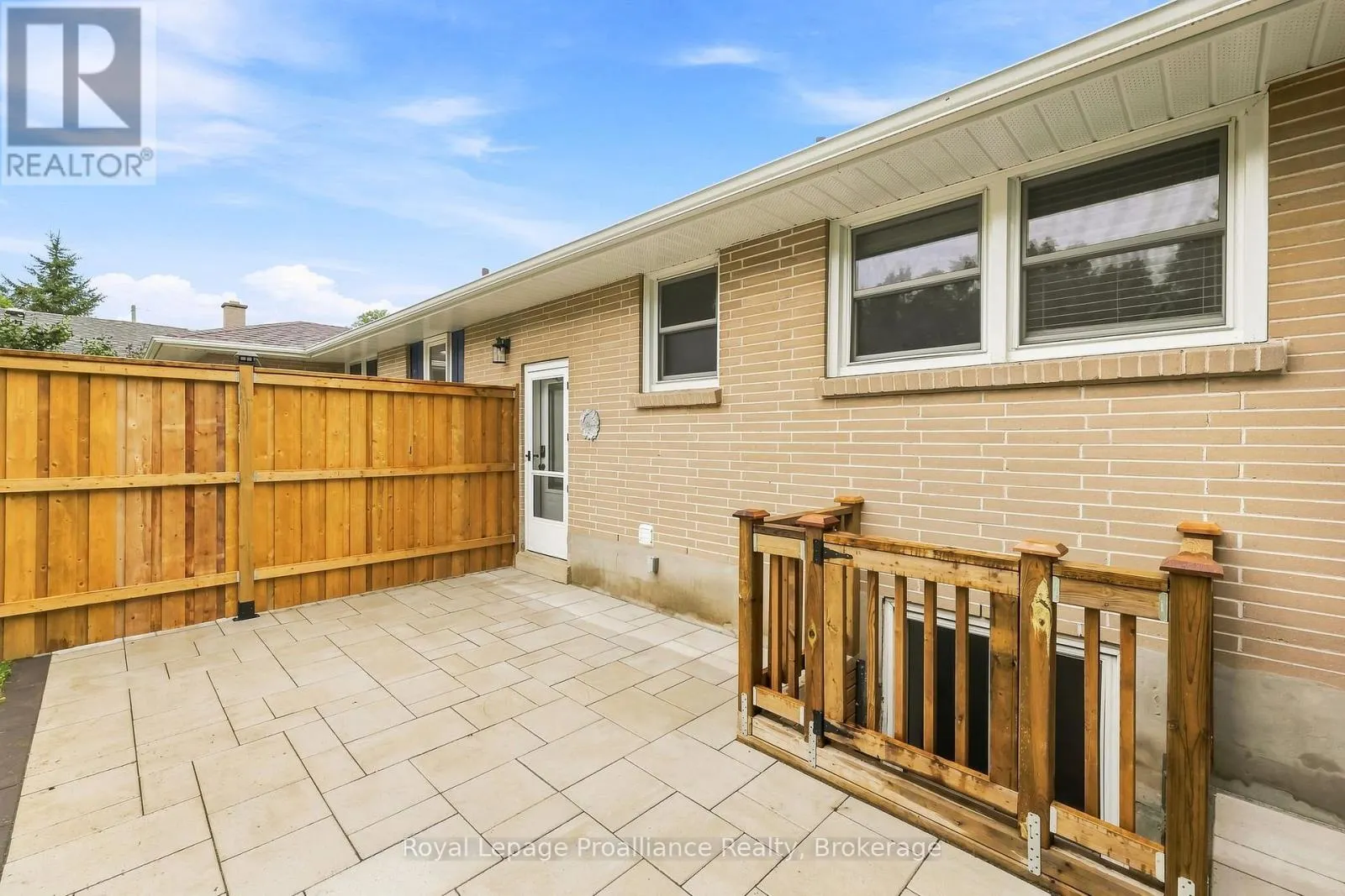 B - 5 JANE STREET #B