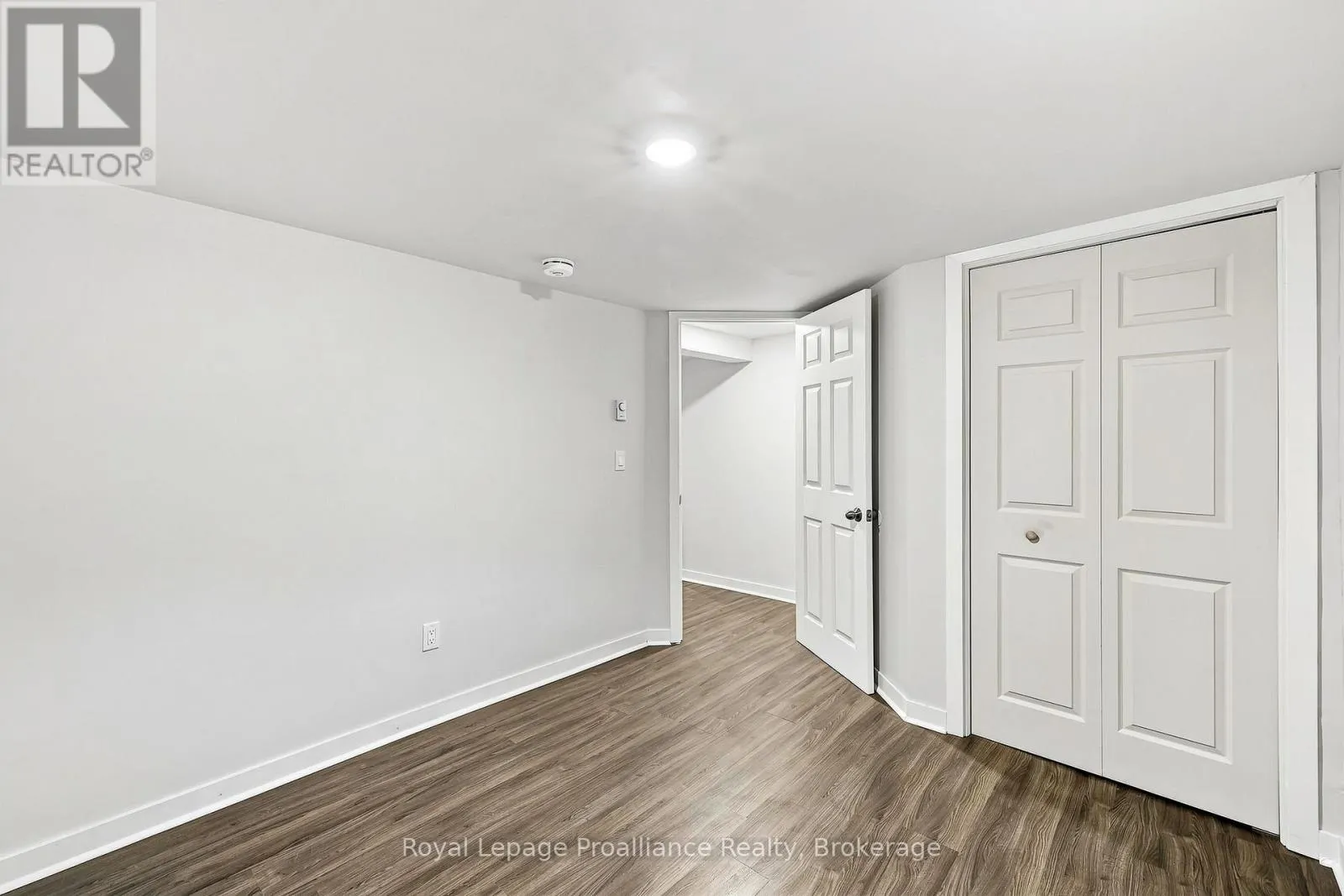 B - 5 JANE STREET #B