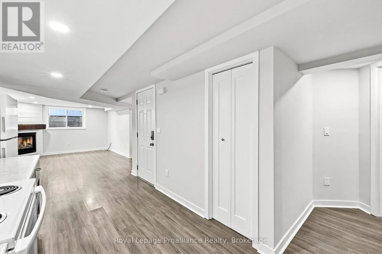 B - 5 JANE STREET #B