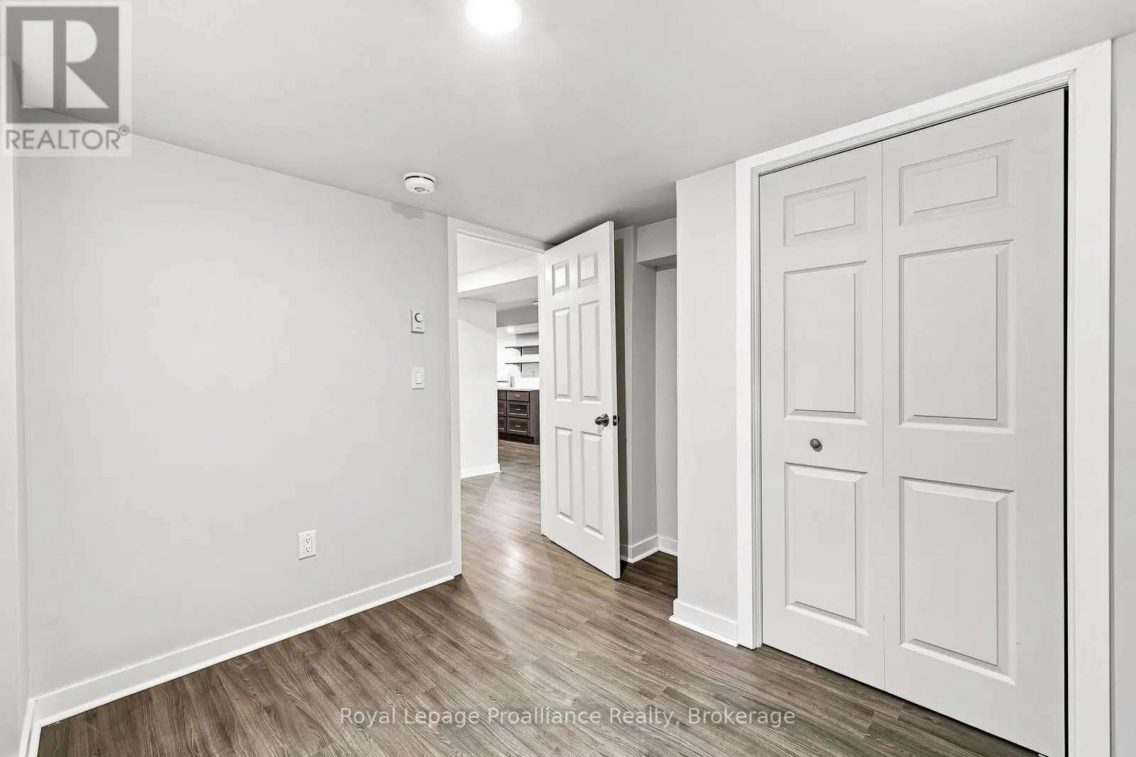 B - 5 JANE STREET #B
