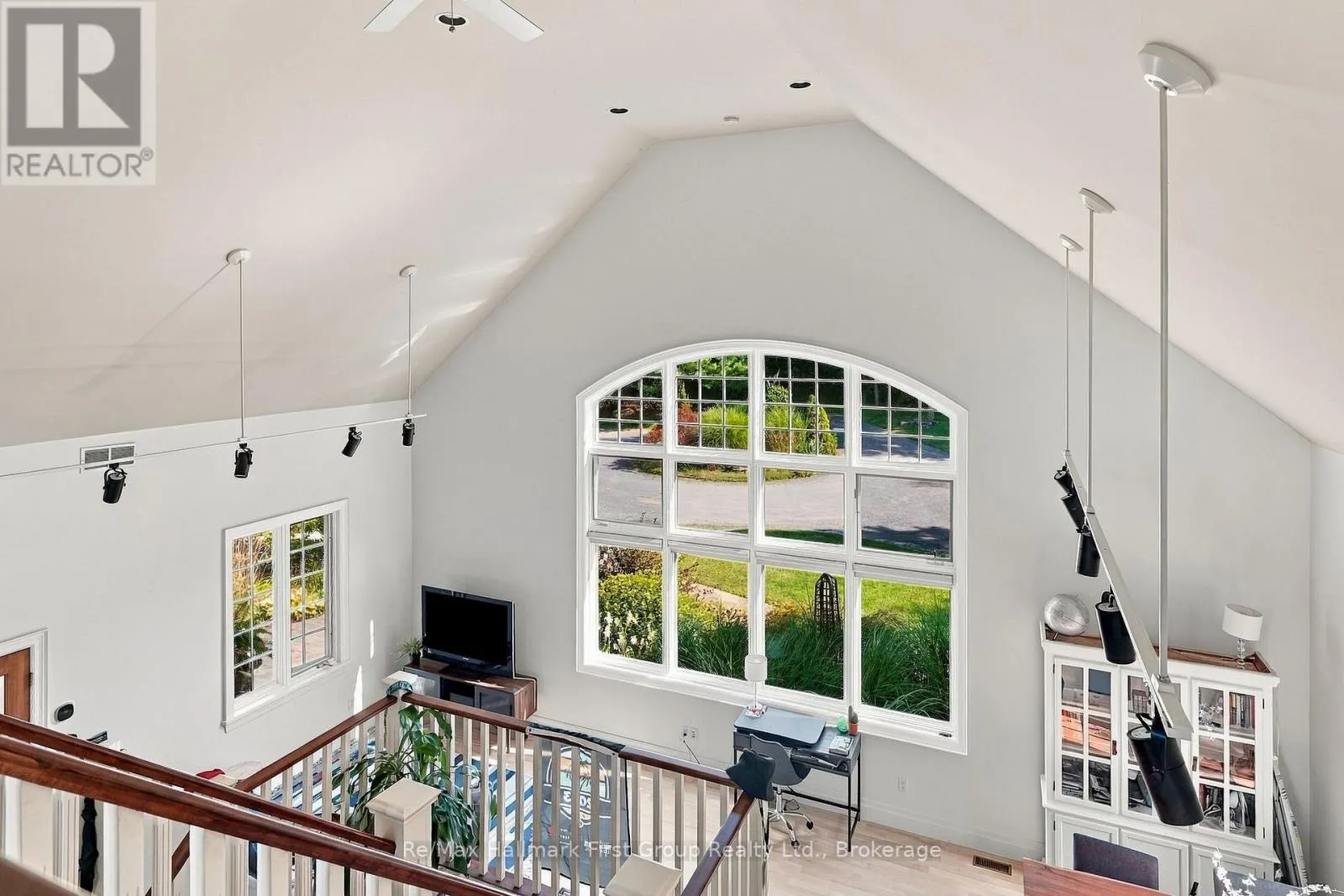 3121 THEATRE ROAD N