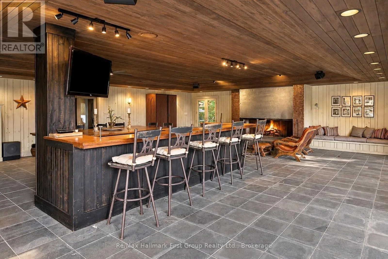 3121 THEATRE ROAD N