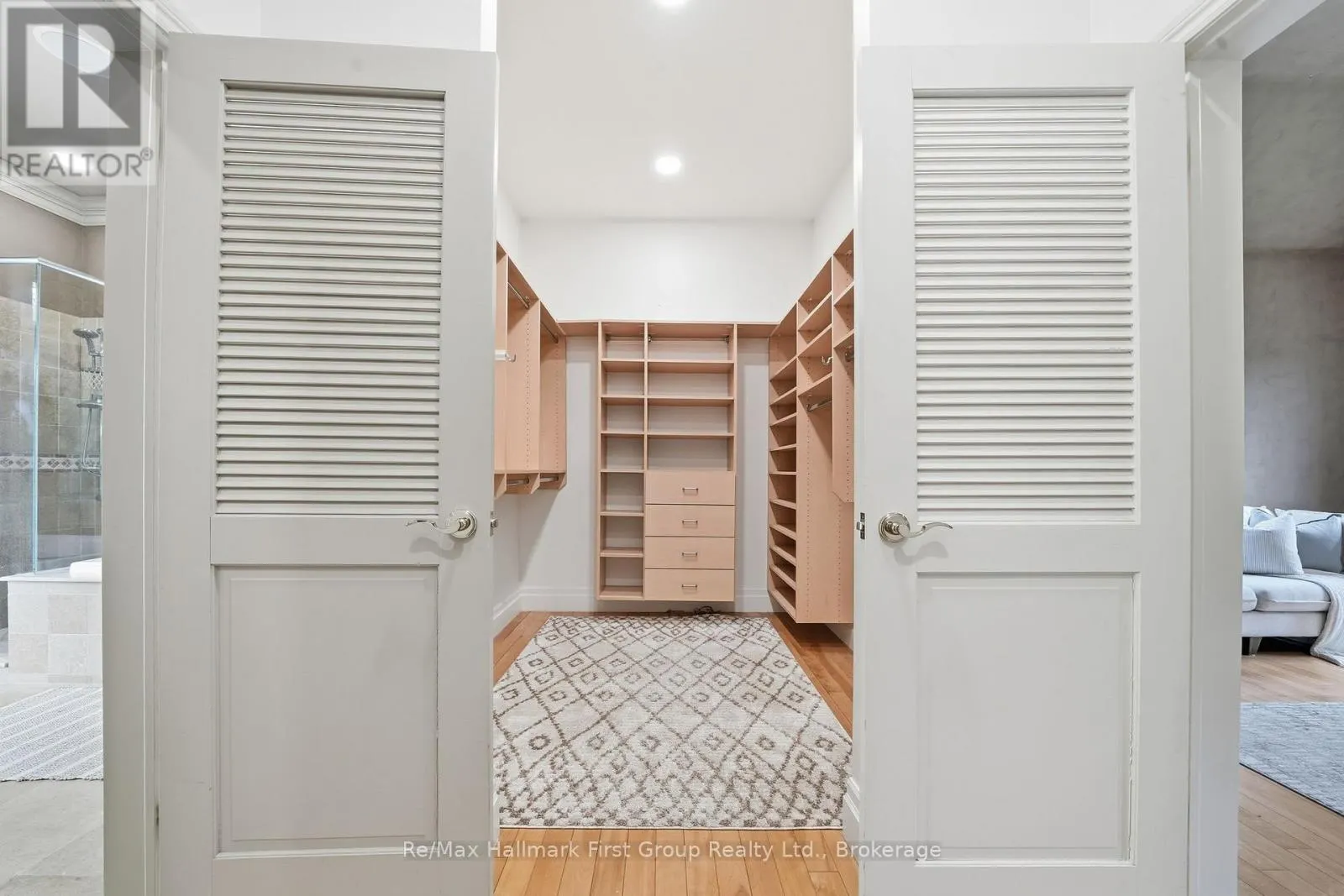 3121 THEATRE ROAD N