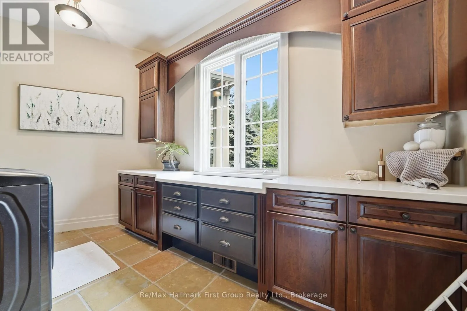 3121 THEATRE ROAD N