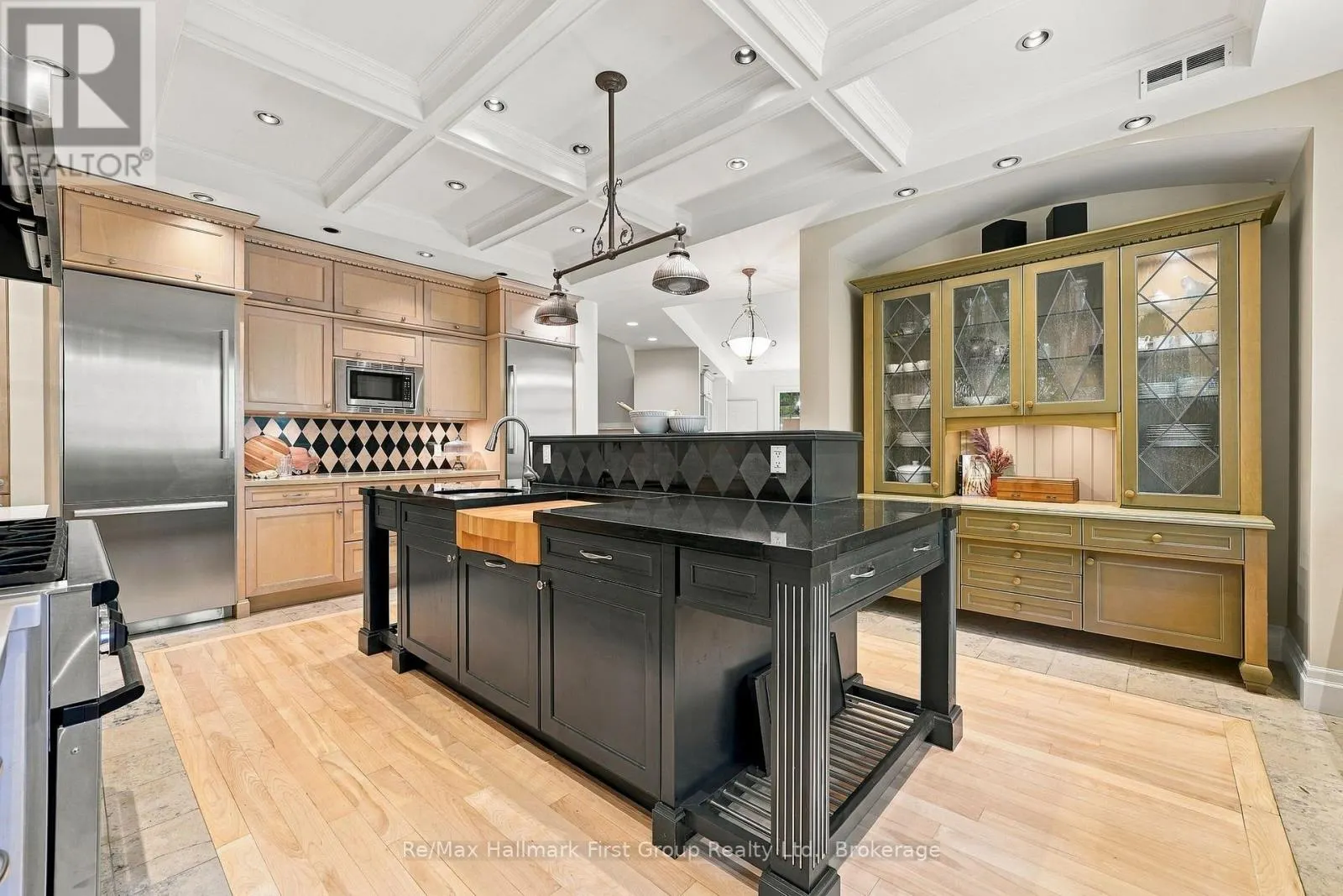 3121 THEATRE ROAD N