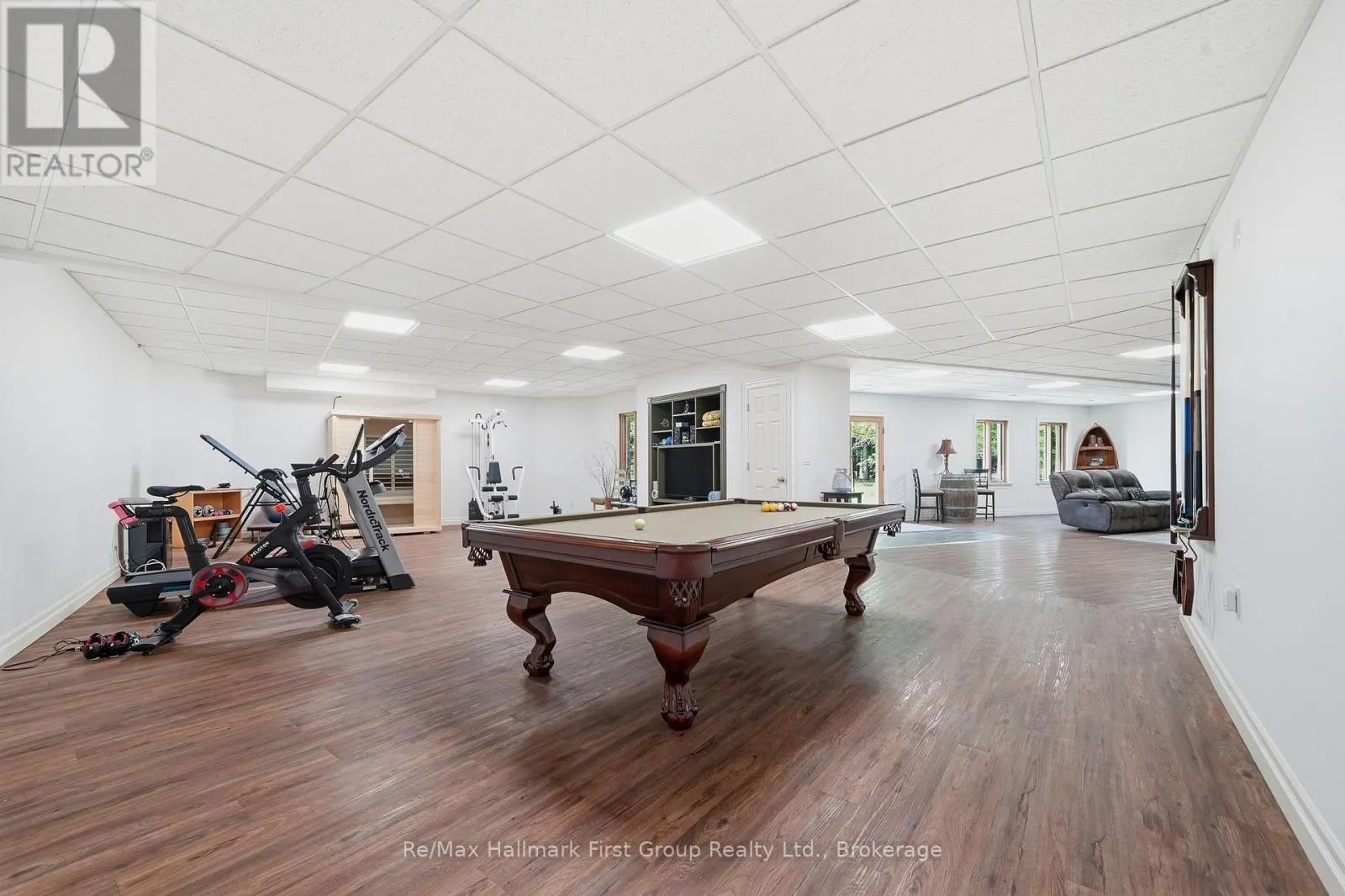 3121 THEATRE ROAD N