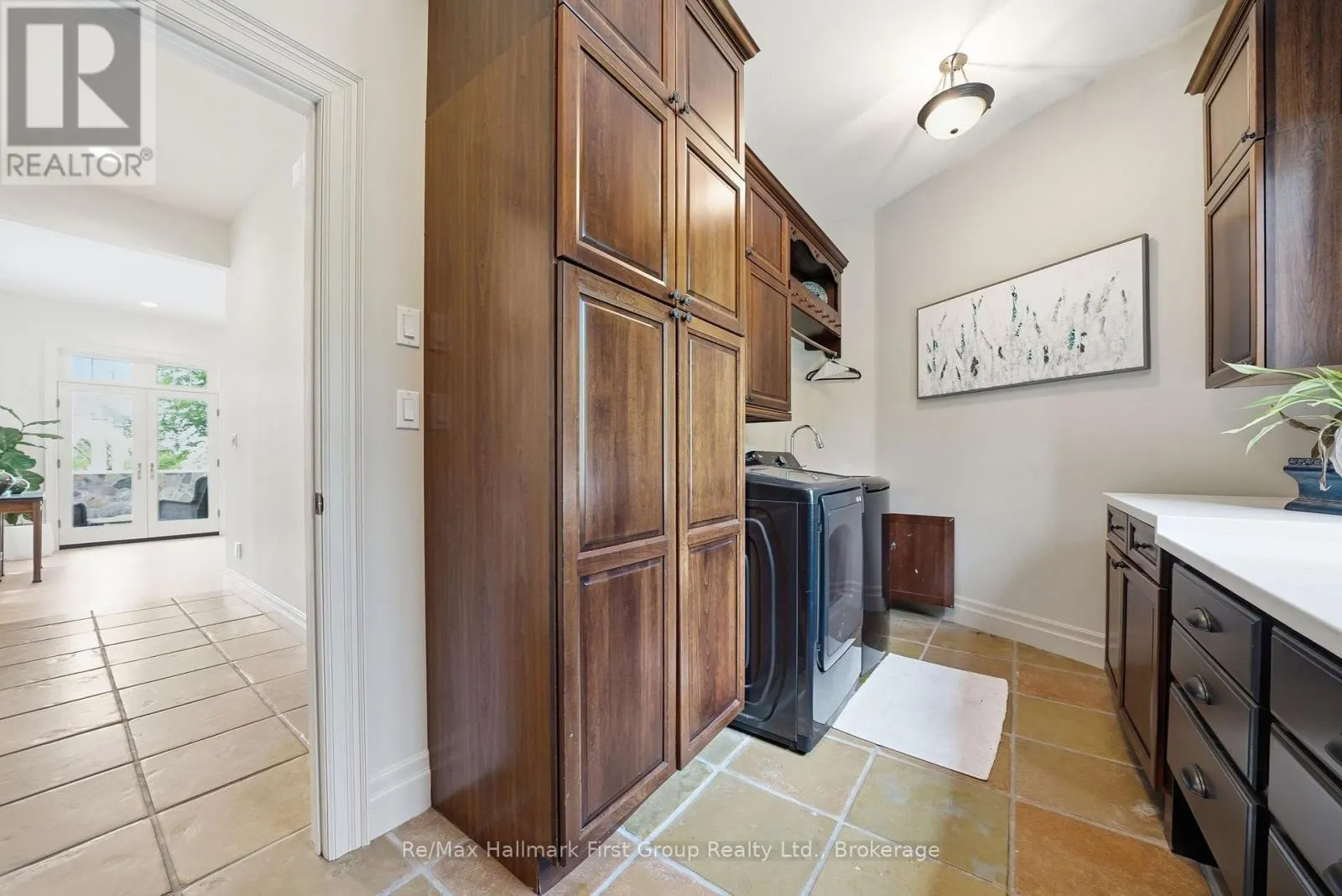 3121 THEATRE ROAD N