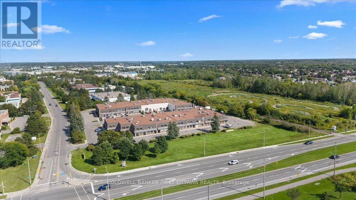 33 - 2000 THURSTON DRIVE