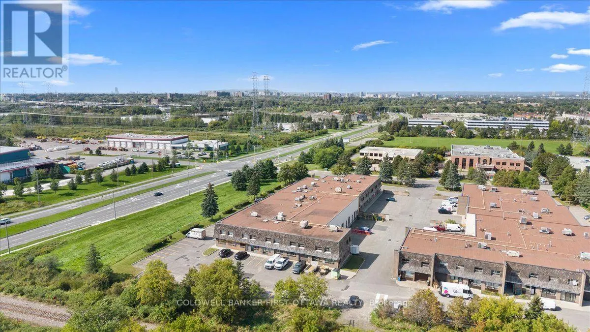 33 - 2000 THURSTON DRIVE